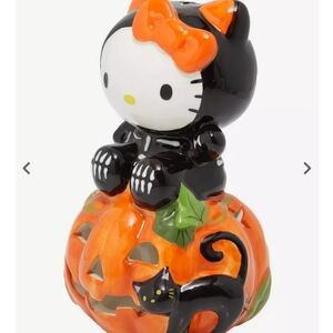 Hello kitty Halloween decor